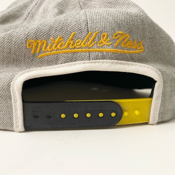 Boston Bruins Snapback Hat Mitchell & Ness Cap NHL - Picture 16 of 16